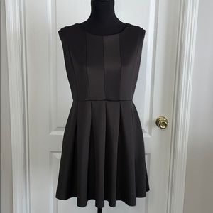 Meng Fei Lu black dress